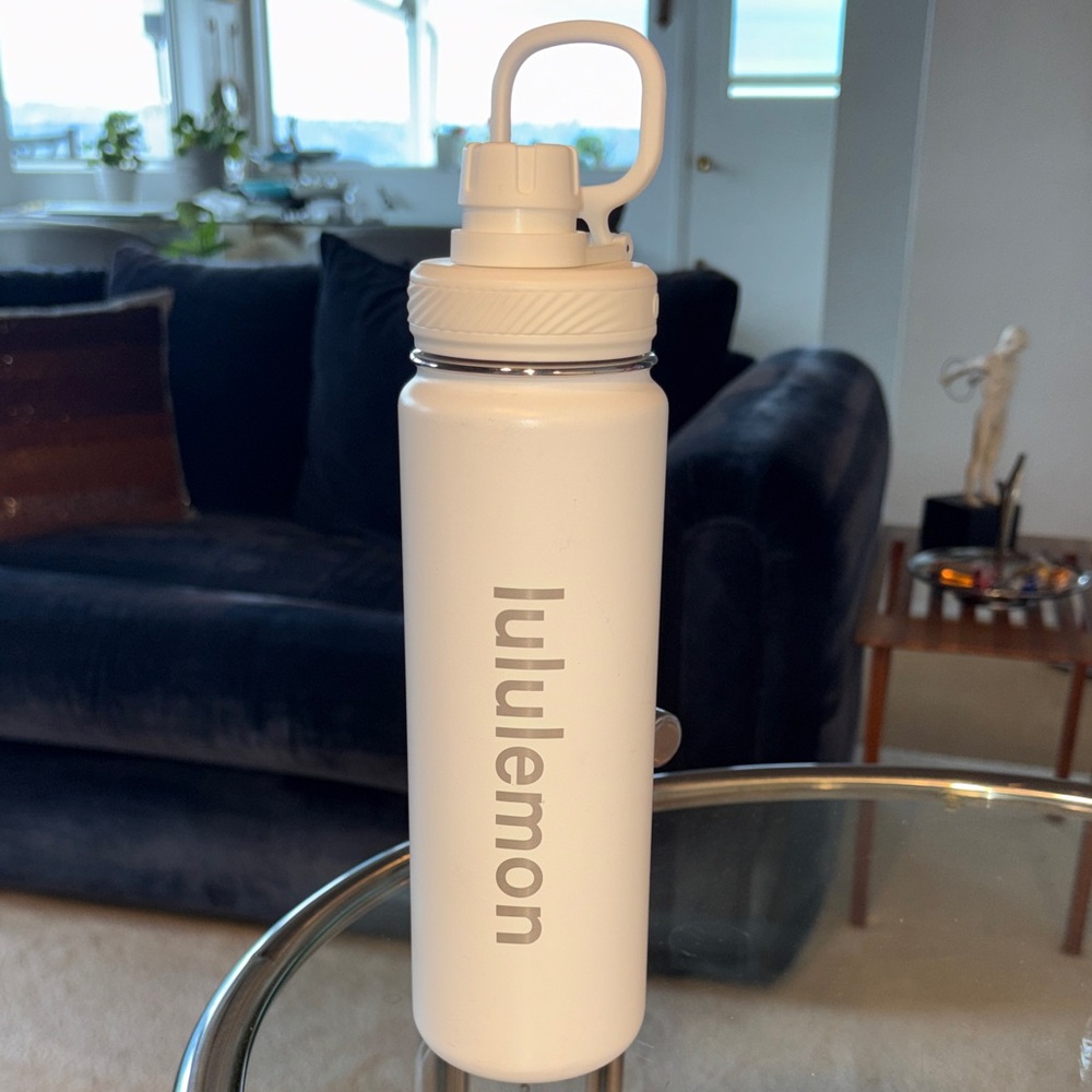 💦Lululemon 24 OZ Back to Life White Insulated Water Bottle with Carry Handle